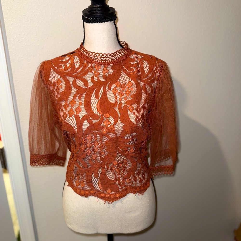 Peach netted top